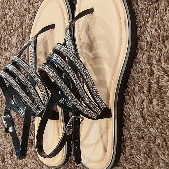 Sandals- size 9 - Picture 2 of 3